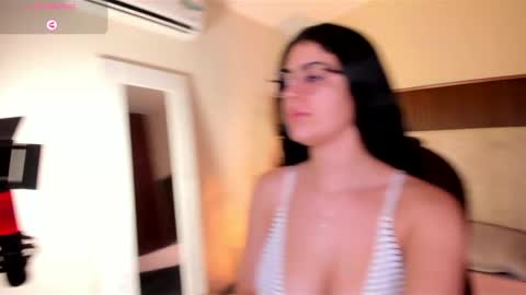 Niah  You can call me Ni or cutie haha online show from 09.28.25