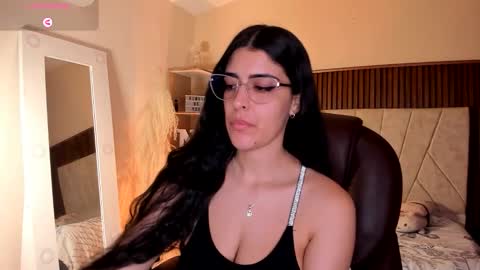 Niah  You can call me Ni or cutie haha online show from 10.08.25