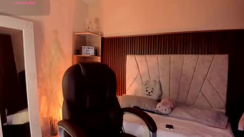 Niah  You can call me Ni or cutie haha online show from 11.05.25