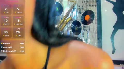 Snapshot of _nickyminach chatting on 12.27.24 Nicky Please help me with your thumbs up its importan online show from 12.27.24