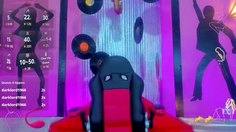 Snapshot of _nickyminach chatting on 11.08.25 Nicky Please help me with your thumbs up its importan online show from 11.08.25