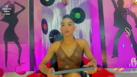 Snapshot of _nickyminach chatting on 11.15.25 Nicky Please help me with your thumbs up its importan online show from 11.15.25