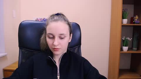 Snapshot of _nicole_new chatting on 01.24.25 Nica online show from 01.24.25