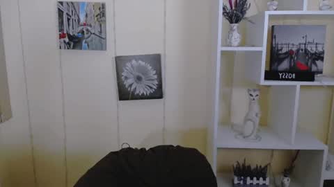 Snapshot of _nicole_new chatting on 03.04.25 Nica online show from 03.04.25