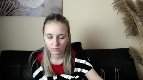 Snapshot of _nicole_new chatting on 11.01.25 Nica online show from 11.01.25