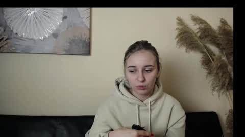 Snapshot of _nicole_new chatting on 11.13.25 Nica online show from 11.13.25