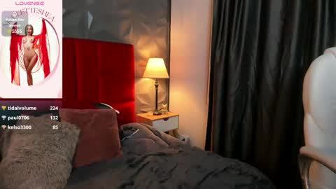 Snapshot of _nicoletteshea_ chatting on 01.08.25 _nicoletteshea_ online show from 01.08.25