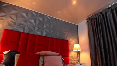 Snapshot of _nicoletteshea_ chatting on 01.25.25 _nicoletteshea_ online show from 01.25.25