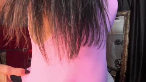 Snapshot of _nicoletteshea_ chatting on 01.31.25 _nicoletteshea_ online show from 01.31.25