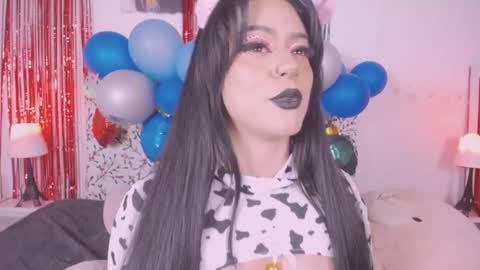 Snapshot of _niiky chatting on 12.30.24 niiky online show from 12.30.24