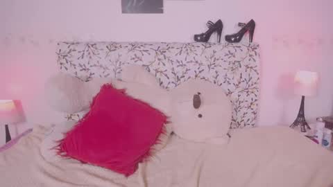 Snapshot of _niiky chatting on 01.28.25 niiky online show from 01.28.25