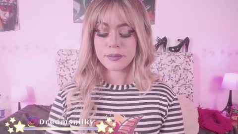 Snapshot of _niiky chatting on 03.01.25 niiky online show from 03.01.25