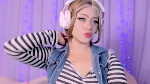 Snapshot of _niiky chatting on 10.06.25 niiky online show from 10.06.25