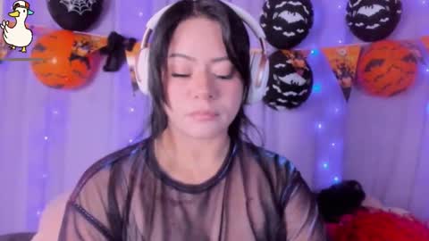 Snapshot of _niiky chatting on 10.20.25 niiky online show from 10.20.25