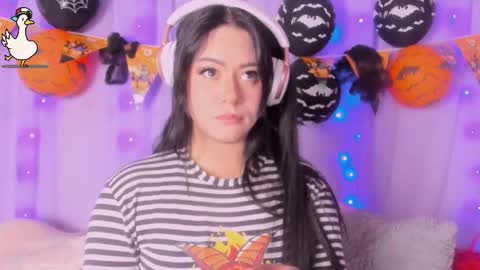 Snapshot of _niiky chatting on 10.21.25 niiky online show from 10.21.25