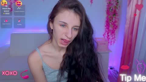 Snapshot of _nika_kik chatting on 02.06.25 Nika online show from 02.06.25