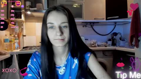 Snapshot of _nika_kik chatting on 03.01.25 Nika online show from 03.01.25