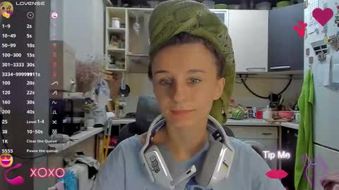 Snapshot of _nika_kik chatting on 09.16.25 Nika online show from 09.16.25