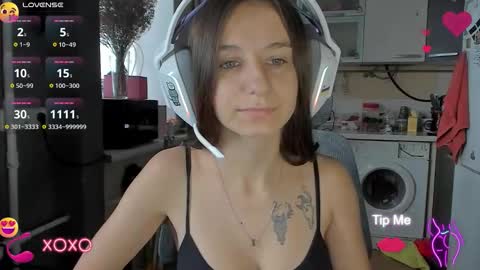 Snapshot of _nika_kik chatting on 10.07.25 Nika online show from 10.07.25