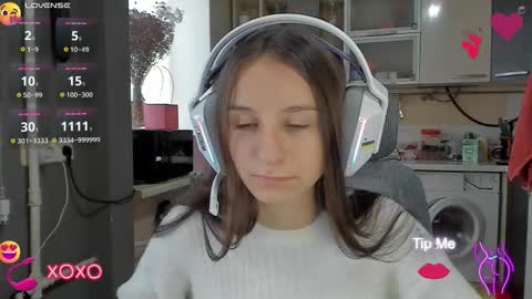 Snapshot of _nika_kik chatting on 10.08.25 Nika online show from 10.08.25