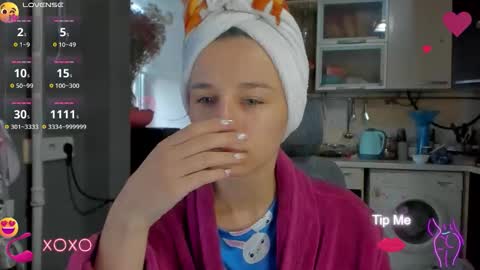 Snapshot of _nika_kik chatting on 10.15.25 Nika online show from 10.15.25