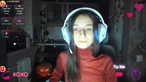 Snapshot of _nika_kik chatting on 10.26.25 Nika online show from 10.26.25