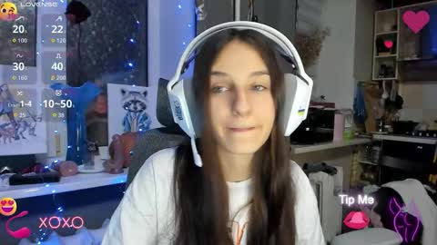 Snapshot of _nika_kik chatting on 11.05.25 Nika online show from 11.05.25