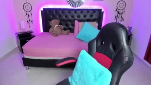 Olivia jones online show from 12.02.25