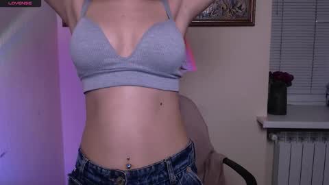 Snapshot of _oliviax_ chatting on 11.20.25 Olivia online show from 11.20.25