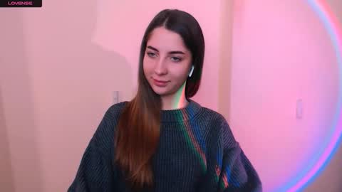 Snapshot of _oliviax_ chatting on 11.28.25 Olivia online show from 11.28.25