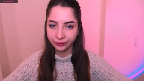 Snapshot of _oliviax_ chatting on 12.04.25 Olivia online show from 12.04.25