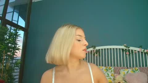 Snapshot of _parishill chatting on 10.30.25 Alisa online show from 10.30.25