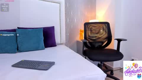  peach1  online show from 10.14.25