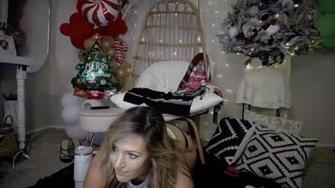 Lalalynn69 online show from 12.19.24