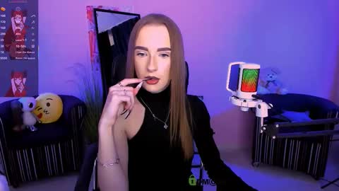 Snapshot of _princess_rosie chatting on 10.16.25 ur dear Rosie online show from 10.16.25