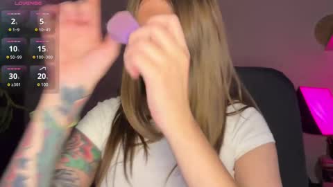  HADLY today day-off see u online 0112  online show from 01.03.25