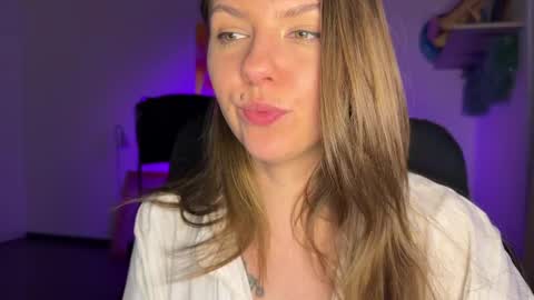  HADLY today day-off see u online 0112  online show from 02.11.25