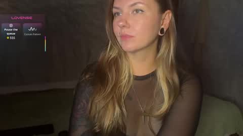  HADLY today day-off see u online 0112  online show from 12.15.25