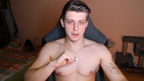 Snapshot of _purrari chatting on 11.18.25 Vampire online show from 11.18.25