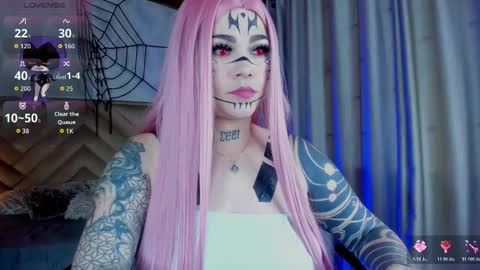 Snapshot of _raven_black chatting on 10.31.25 Raven online show from 10.31.25