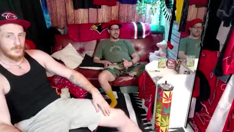 Snapshot of _redxxx chatting on 11.05.25 REDxxx online show from 11.05.25