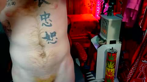 Snapshot of _redxxx chatting on 12.04.25 REDxxx online show from 12.04.25