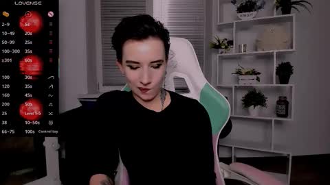 Snapshot of _rein_ramm chatting on 10.24.25 Rein online show from 10.24.25