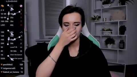 Snapshot of _rein_ramm chatting on 10.29.25 Rein online show from 10.29.25