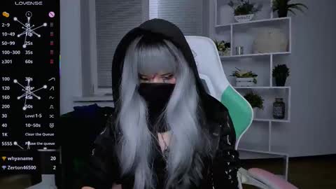 Snapshot of _rein_ramm chatting on 10.31.25 Rein online show from 10.31.25