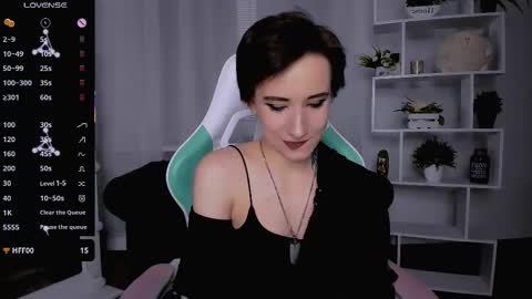 Snapshot of _rein_ramm chatting on 11.15.25 Rein online show from 11.15.25