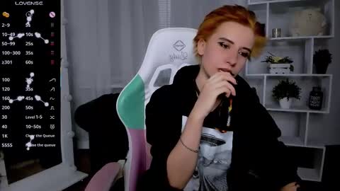 Snapshot of _rein_ramm chatting on 11.16.25 Rein online show from 11.16.25