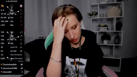 Snapshot of _rein_ramm chatting on 11.20.25 Rein online show from 11.20.25