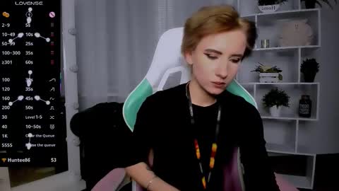 Snapshot of _rein_ramm chatting on 11.25.25 Rein online show from 11.25.25