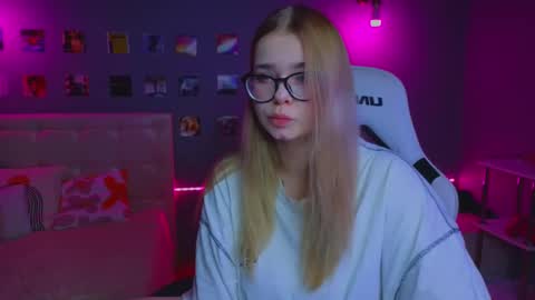 LISSAPVT IS OPEN online show from 03.11.25